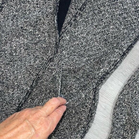 Lululemon Women’s 6? Post Practice Gray Black Cardigan Sweater Gray Knit Comfort - Picture 13 of 13